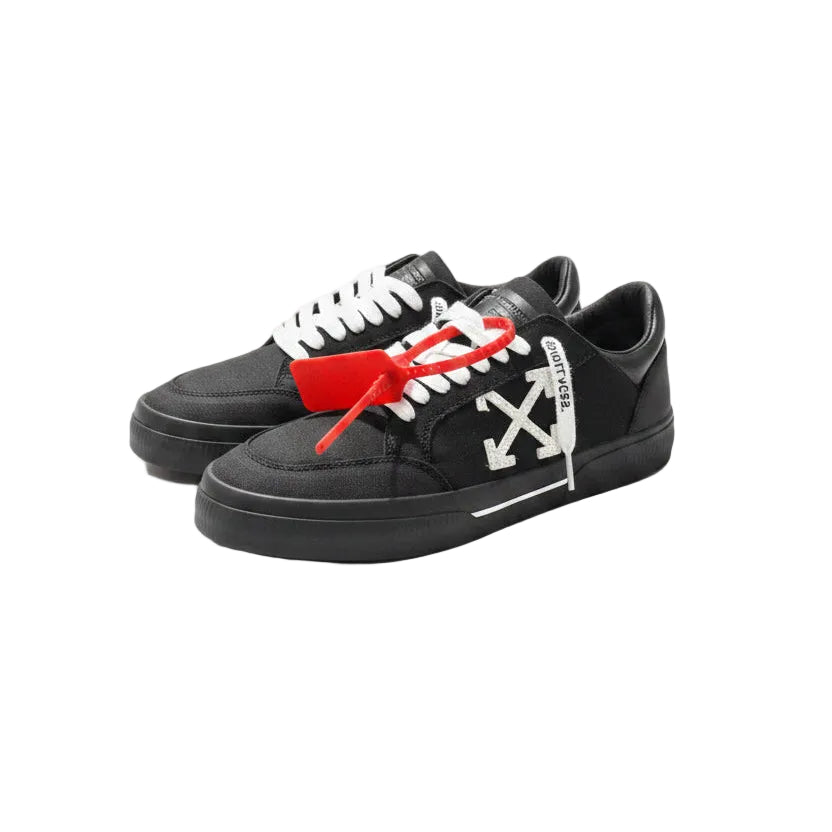 Off-White Vulcanized Low Sneakers Black