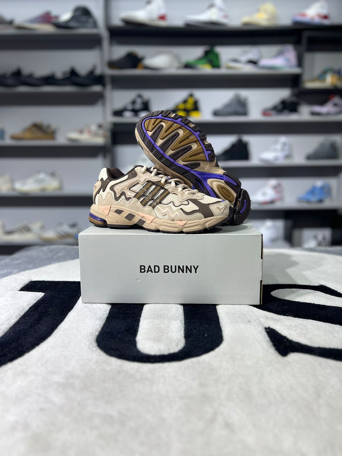 adidas Response CL Bad Bunny Paso Fino