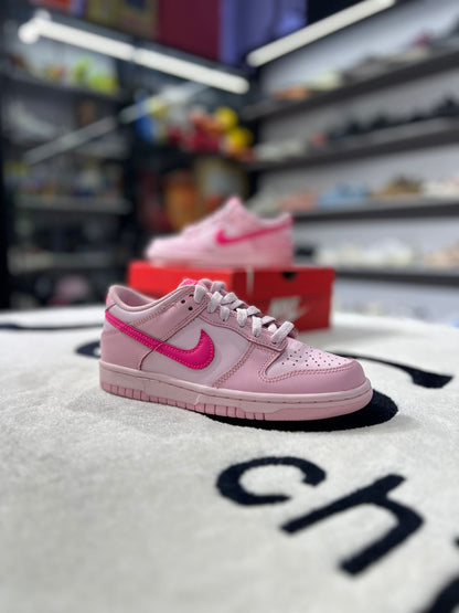 Nike Dunk Low Triple Pink