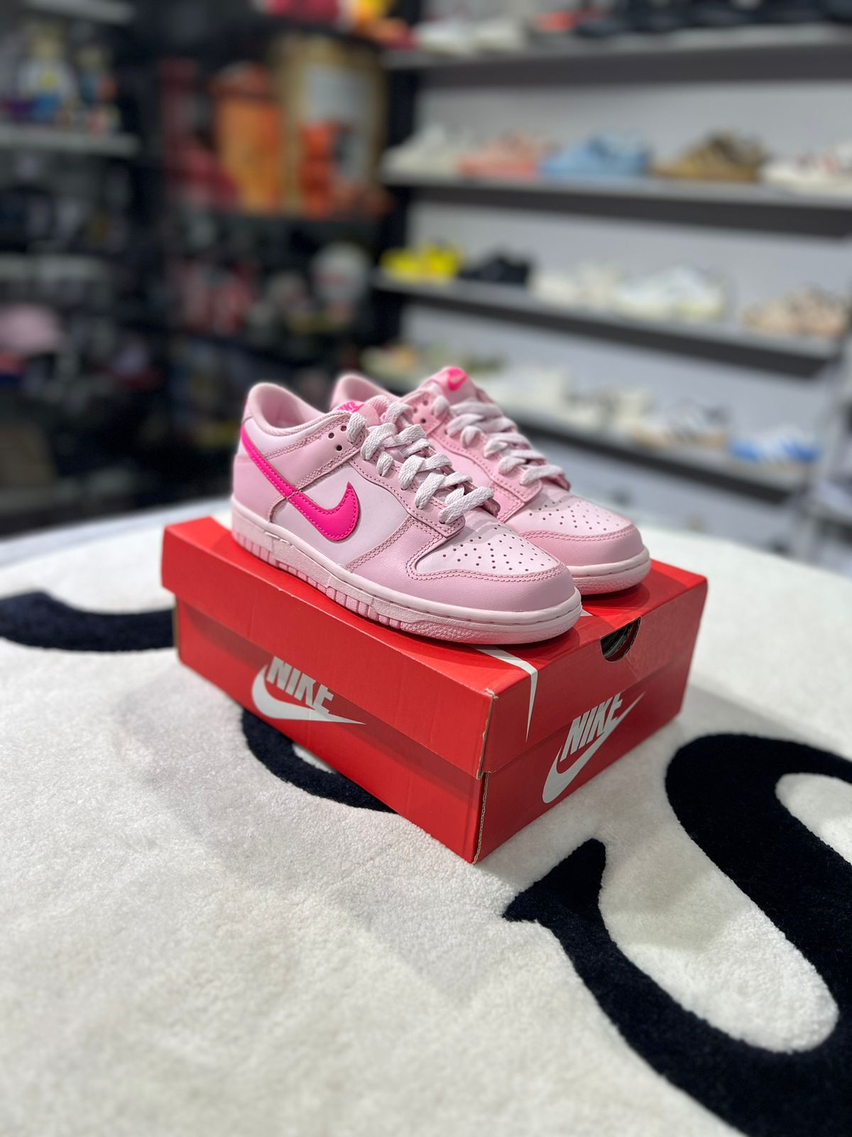 Nike Dunk Low Triple Pink