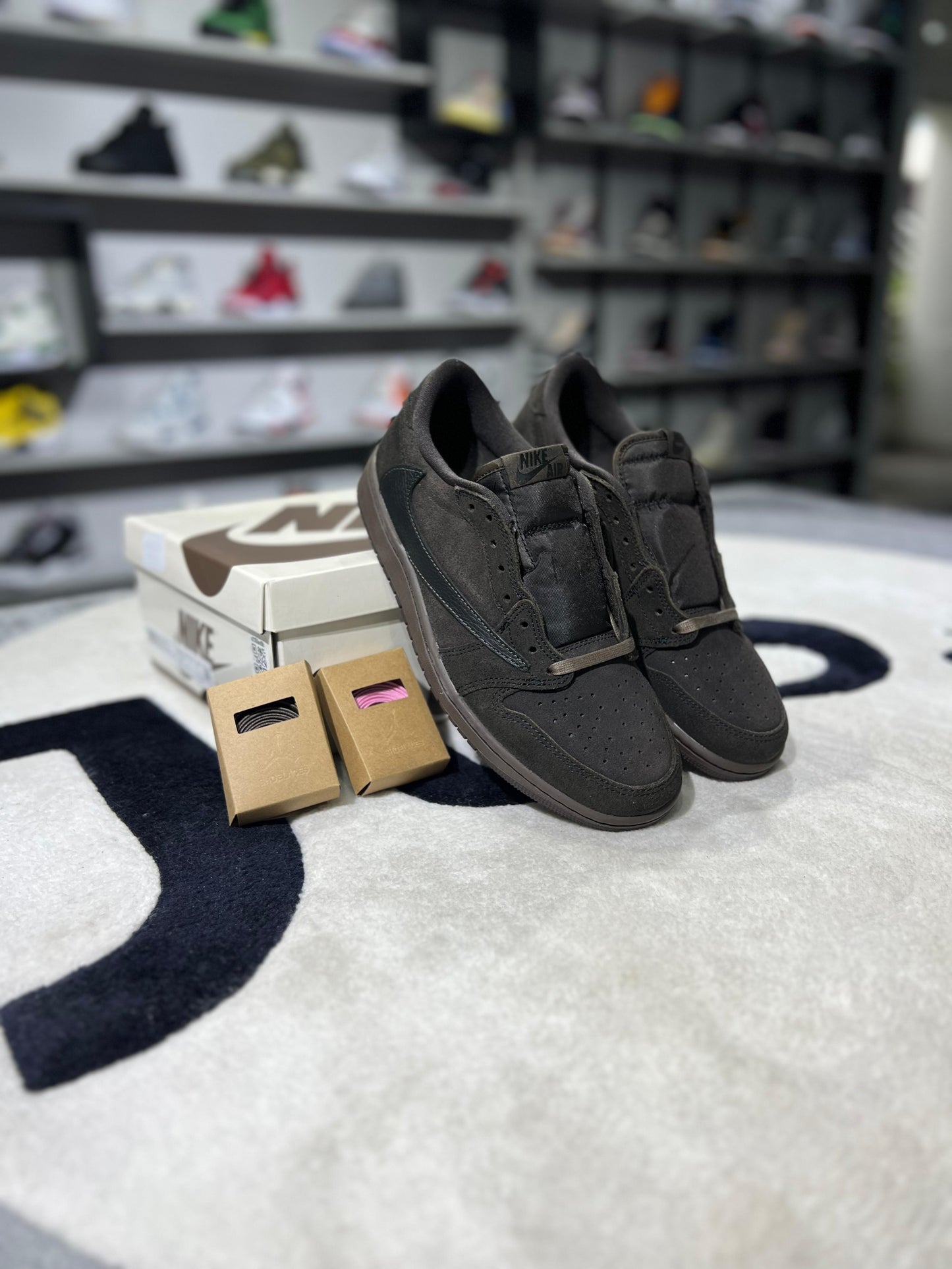 Jordan 1 Retro Low OG SP Travis Scott Velvet Brown